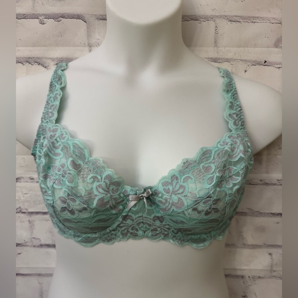 Frederick's of Hollywood Other - Frederick’s Of Hollywood Bra 38DD Push Up Without Padding Unlined Green Lace